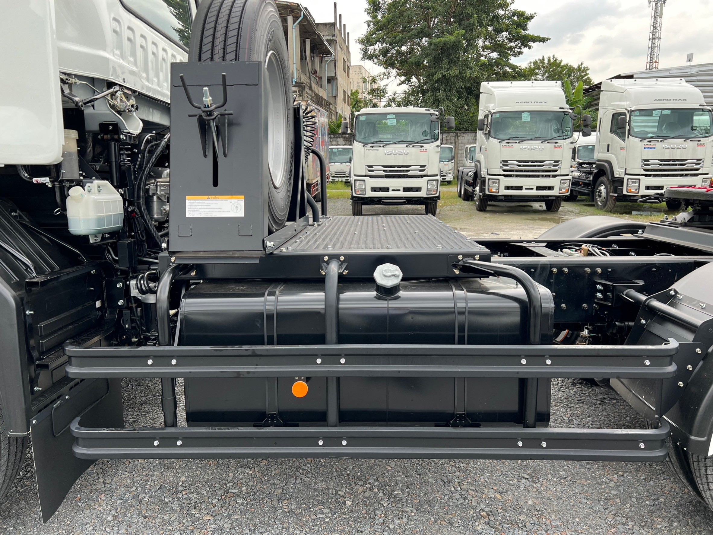 ISUZU GXZ THE ROCK (หัวลาก 10 ล้อ 2 เพลา) หัวแชสซี (Chassis)