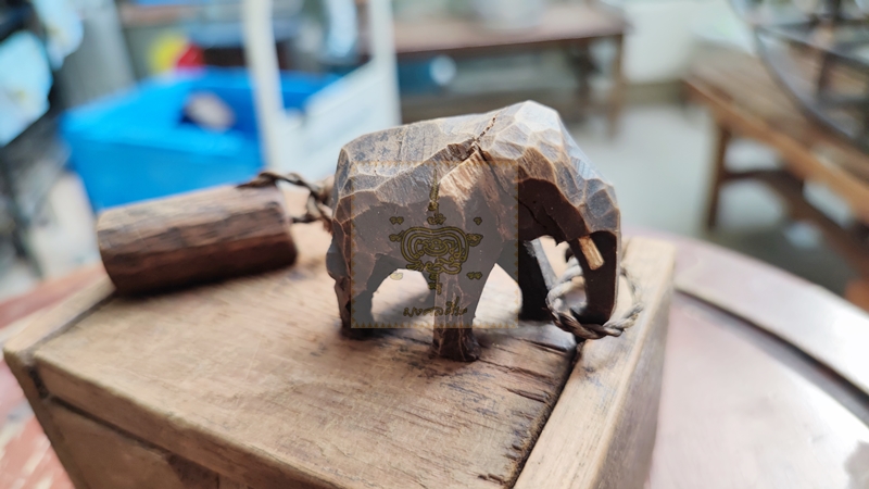 กล่องไม้ แกะสลักรูปช้าง