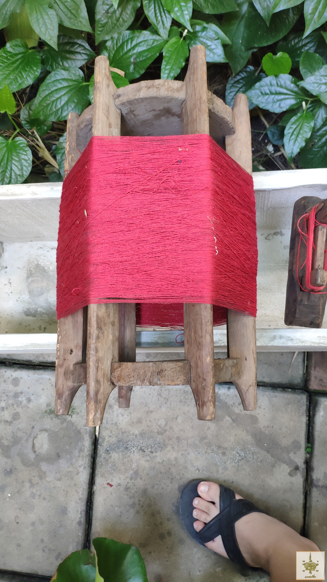 อุปกรณ์ทอผ้า ระวิง และ อัก