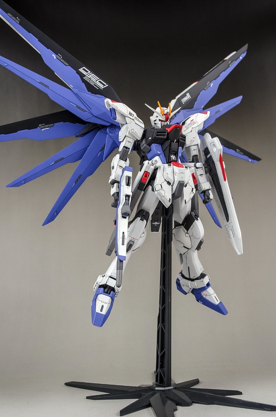 MG 1/100 FREEDOM GUNDAM | Painted Build by mushuwyou