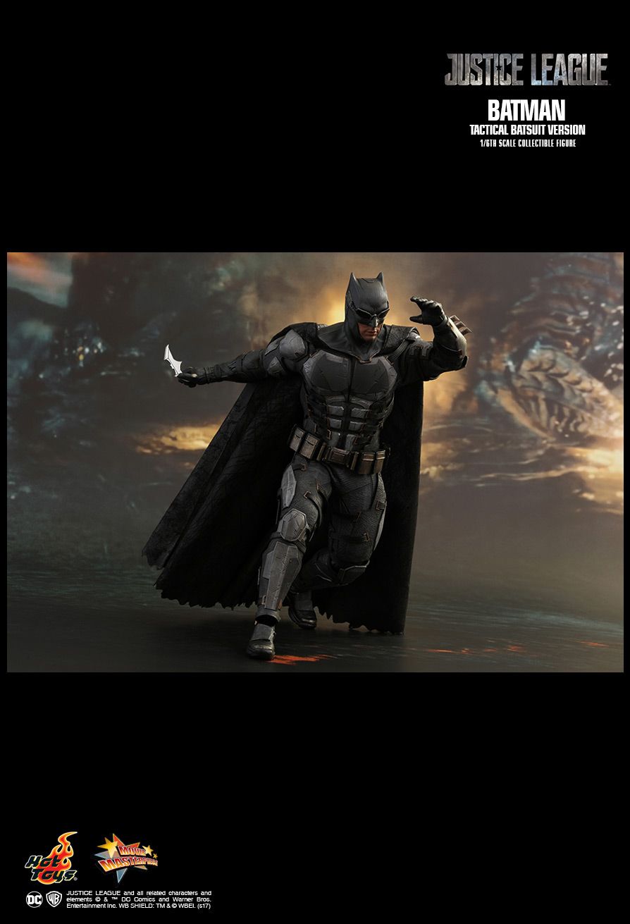 HOT TOYS 1/6 BATMAN (TACTICAL BATSUIT VERSION)