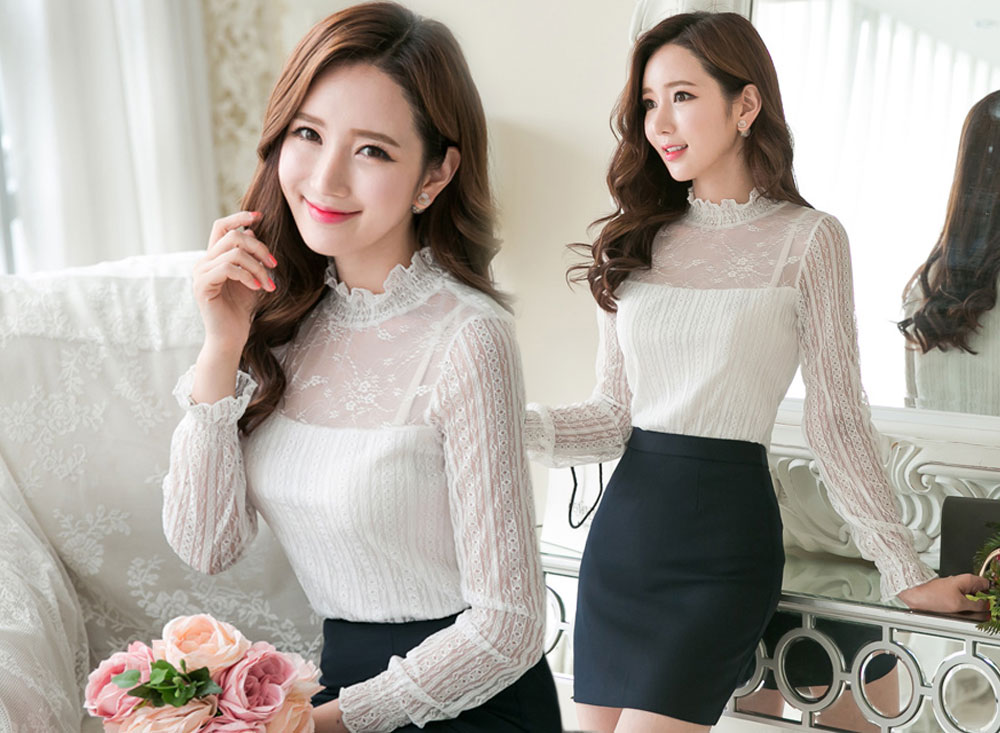 เสื้อทำงานลูกไม้สีขาว แขนยาว เข้ารูป แนวเรียบร้อย สวย ดูดี