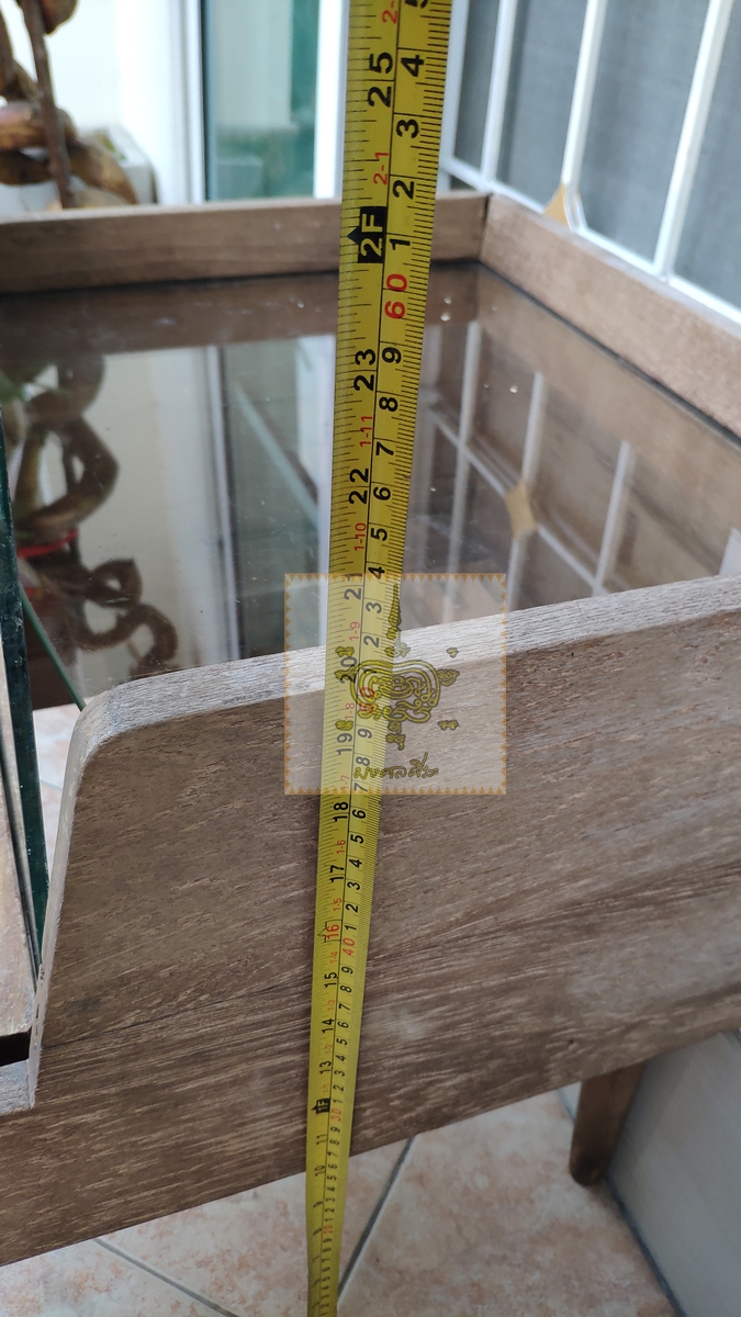 โต๊ะเลี่ยมพระ ไม้เก่า