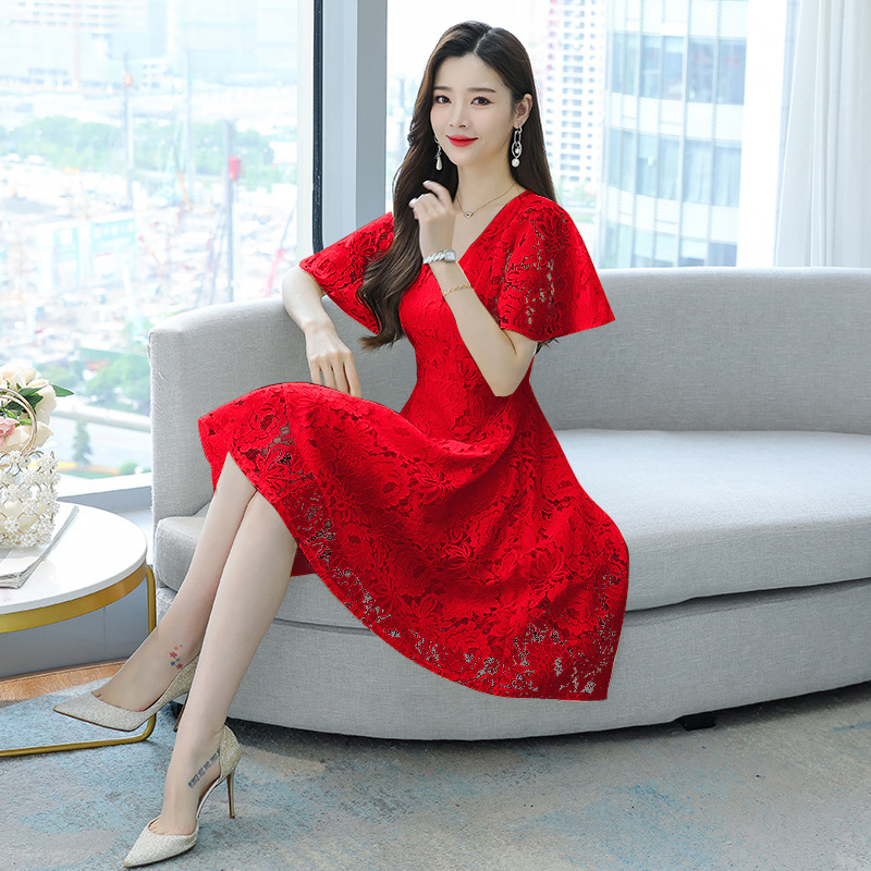 พร้อมส่ง !! ชุดเดรสลูกไม้สีแดง แขนปีกระบาย กระโปรงทรงบานคลุมเข่า แขนยาว แนวเรียบร้อย สวยดูดี ชุดเดรสทำงาน ชุดเดรสออกงาน ชุดเดรสไปงานแต่ง