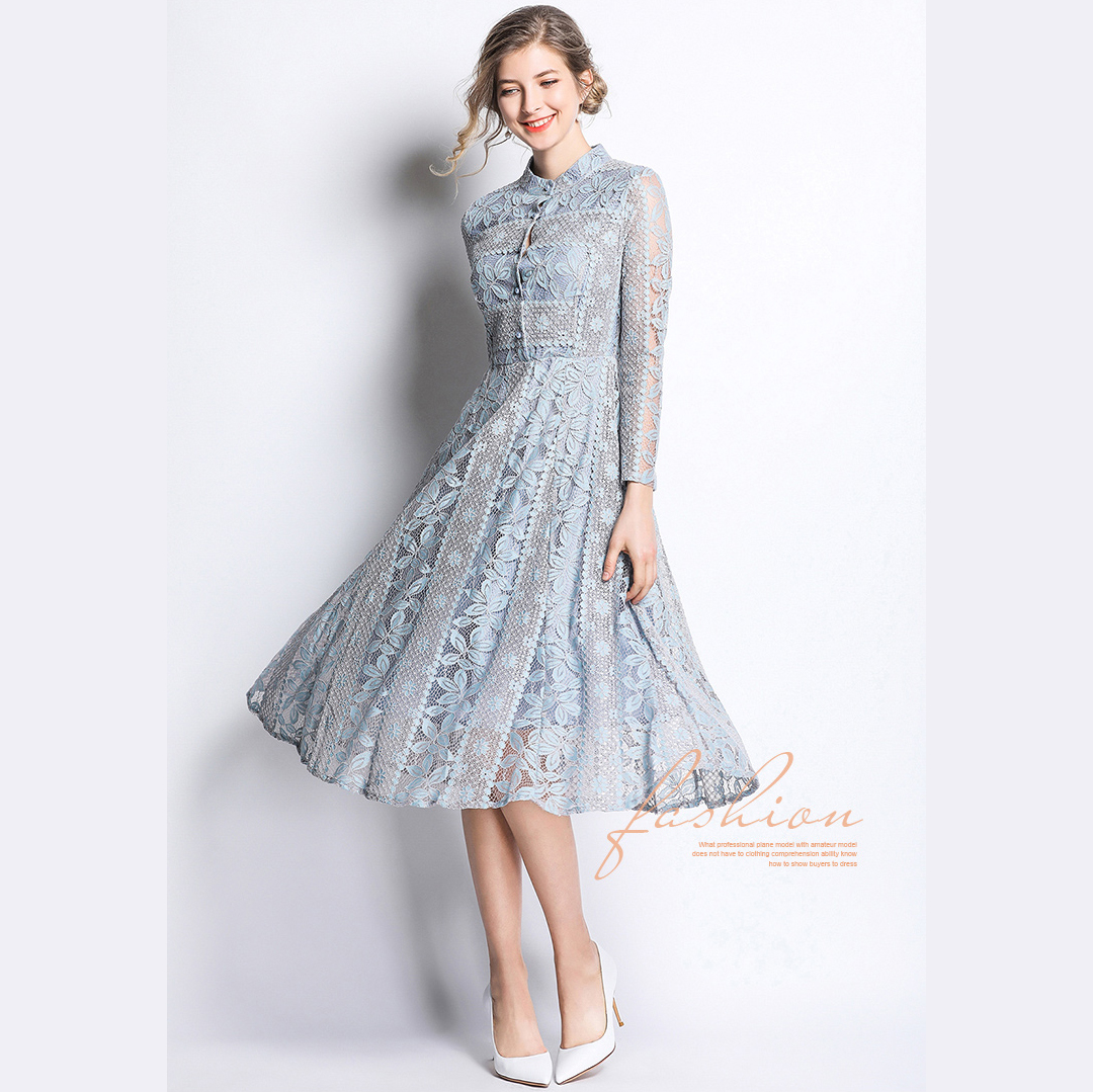 ชุดเดรสสั้นลูกไม้สีเทา