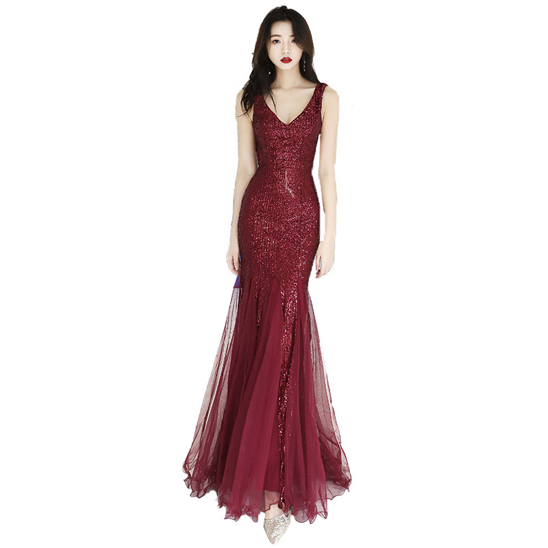 ชุดราตรี ชุดออกงาน ชุดไปงานแต่งงานสีแดง แขนกุดทรงหางปลา ผ้ากากเพชร สวยหรูแพง งานอลัง