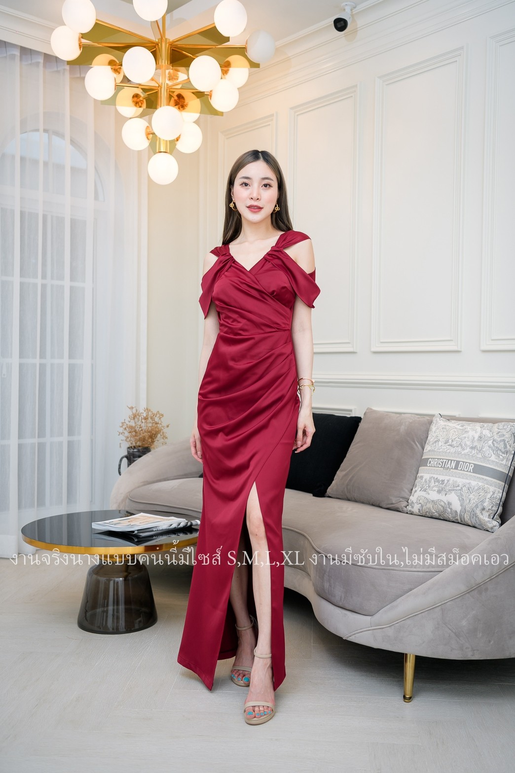 ชุดเดรสออกงานสีแดง เดรสยาวปิดไหล่ เรียบ หรู ดู แพง ใส่ได้ทั้งงานกลางวัน งานกลางคืน เพื่อนเจ้าสาว งานราตรี