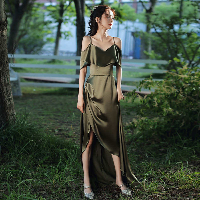 ชุดราตรี ชุดออกงาน ชุดไปงานแต่งงาน เดรสออกงานสีเขียว สายเดี่ยว เปิดไหล่ปิดต้นแขน อกระบาย