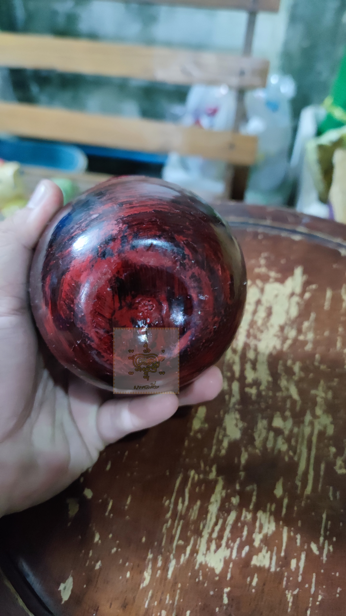 แอปเปิ้ลไม้แกะสลัก