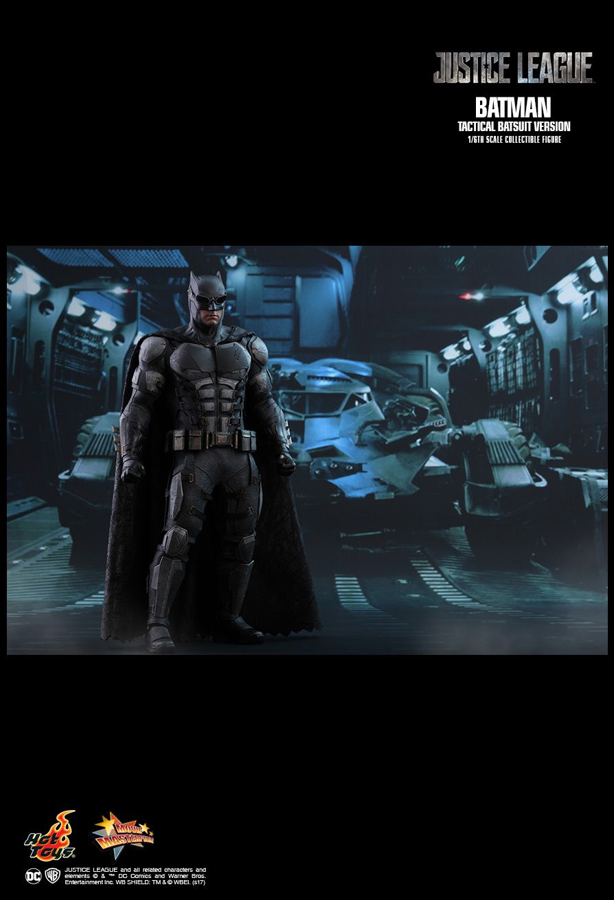 HOT TOYS 1/6 BATMAN (TACTICAL BATSUIT VERSION)