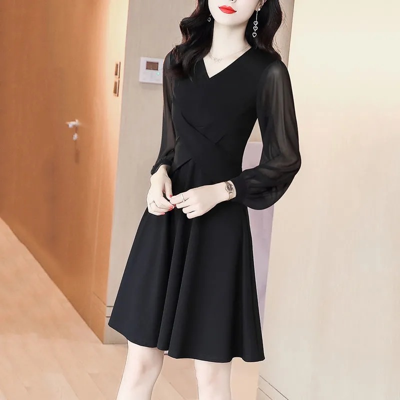 ชุดเดรสสีดำ เดรสกระโปรงทรงบาน แขนยาว ชุดสีดำสวยๆ สุภาพ เรียบหรู ดูดีดูแพง ใส่ไปงาน ใส่ทำงาน