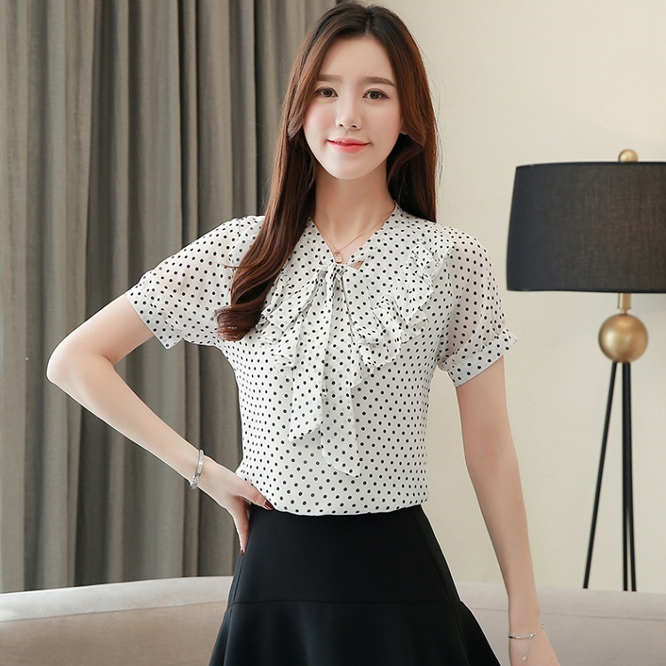 Sale เสื้อเชิ้ตผู้หญิงสีขาว แขนสั้น ผ้าชีฟอง ลายจุด คอระบาย