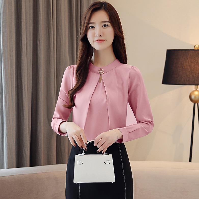 เสื้อเชิ้ตผู้หญิงสีชมพู คอกลม แขนยาว ผ้าชีฟอง