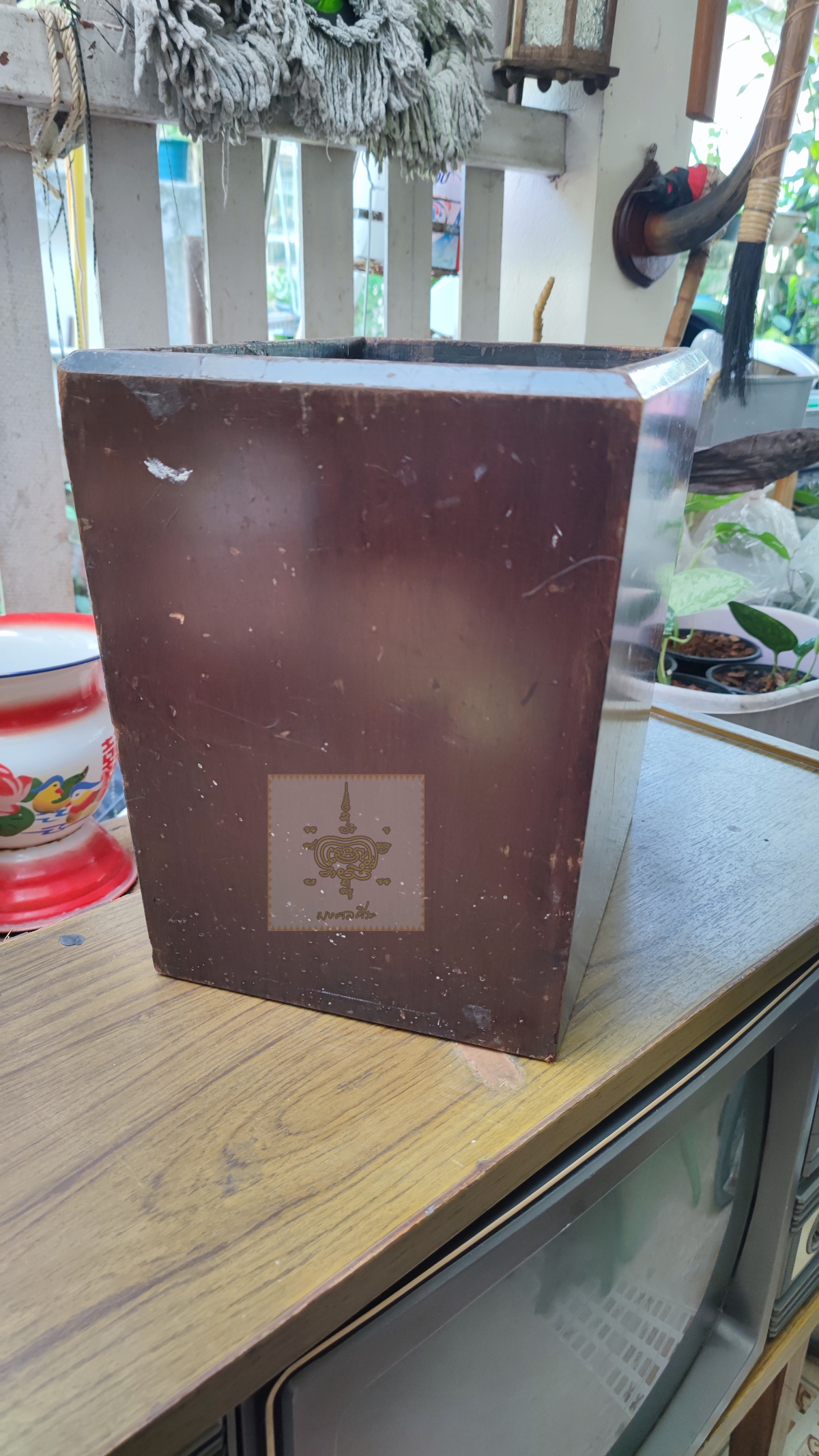 ถังขยะไม้งานโบราณ