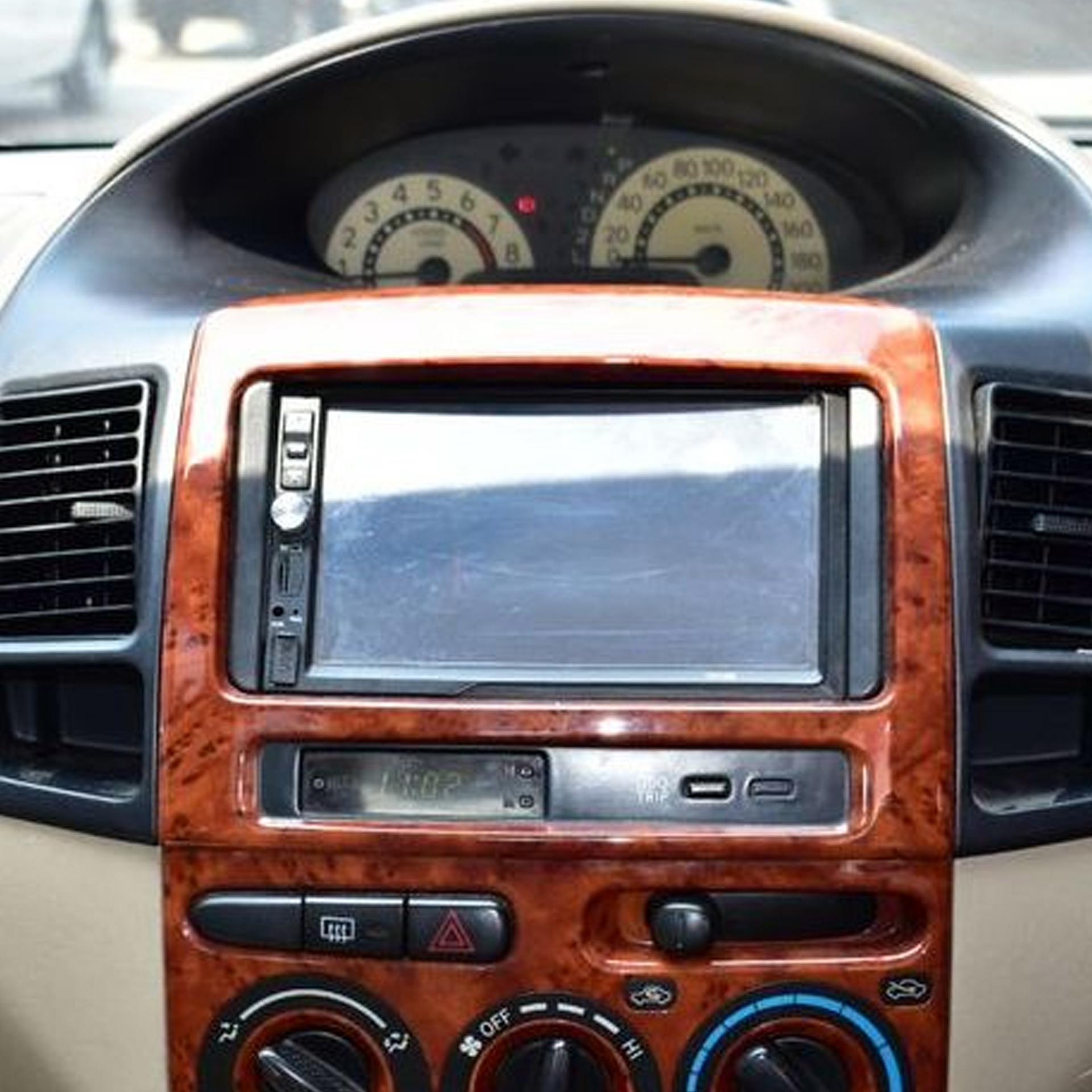 (R031) กรอบ วิทยุใส่จอ 6.2-7 inch. or 2 din. สำหรับรถยนต์ Toyota Vigo 2004-2010 , Fortuner 2004-2011 , Vios 2002-2007