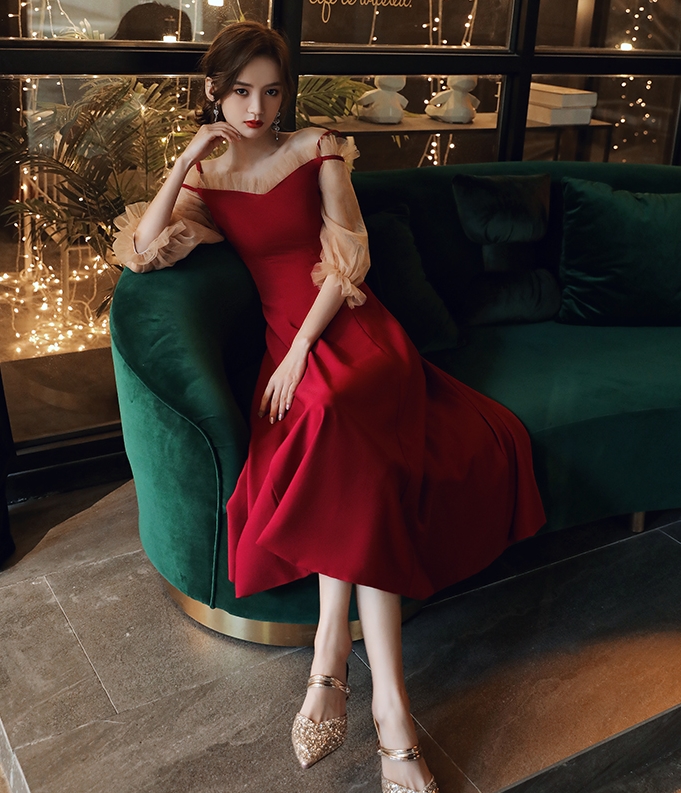 ชุดออกงานสีแดง เดรสสั้นแขนสามส่วนเปิดไหล่กระโปรงทรงบาน สวยหวานเรียบหรูดูดี ชุดราตรี ชุดไปงานแต่งงาน ชุดไปงานใส่ได้ทั้งงานกลางวัน กลางคืน