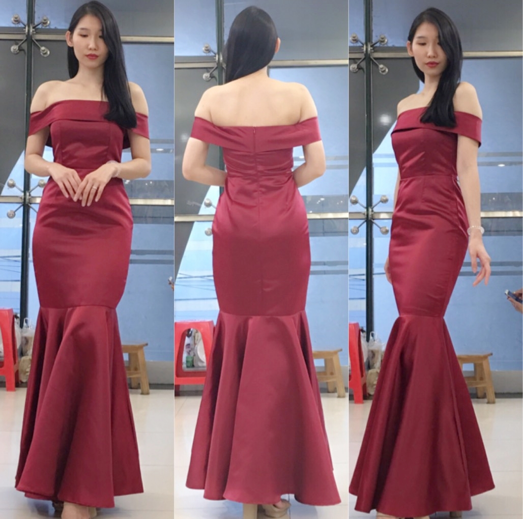 ชุดออกงานราตรียาวสีแดง /ชุดไปงานแต่งงานสีแดง เปิดไหล่ ทรงเข้ารูป กระโปรงยาวหางปลา