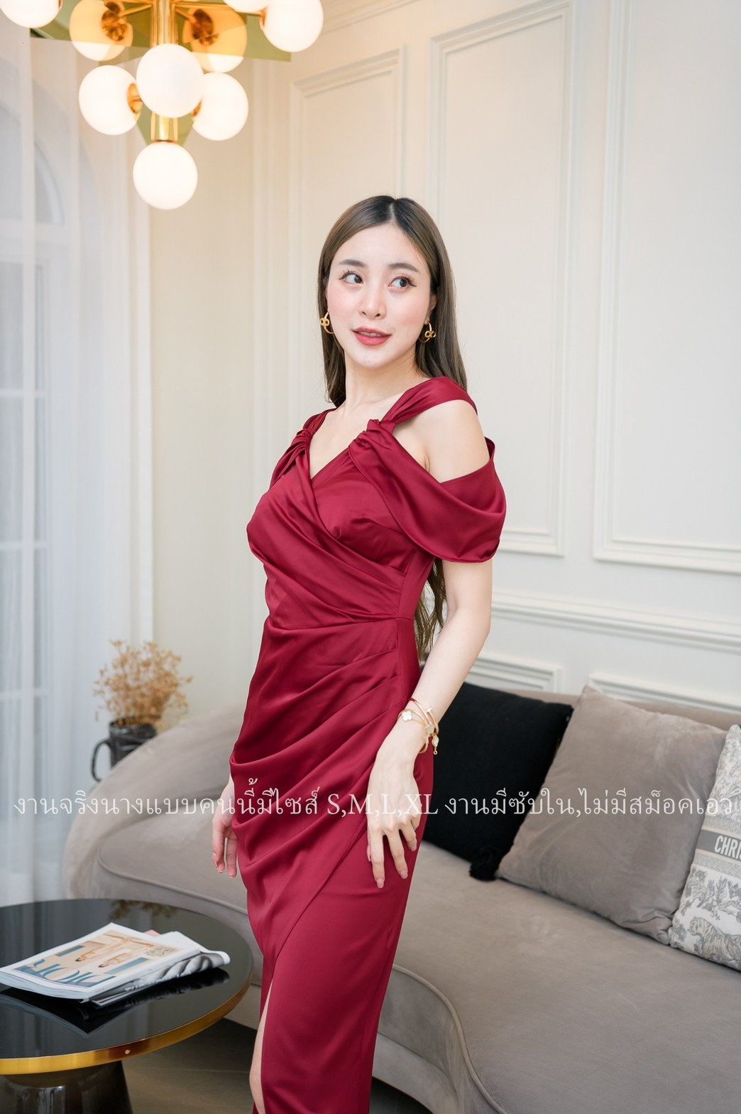 ชุดเดรสออกงานสีแดง เดรสยาวปิดไหล่ เรียบ หรู ดู แพง ใส่ได้ทั้งงานกลางวัน งานกลางคืน เพื่อนเจ้าสาว งานราตรี