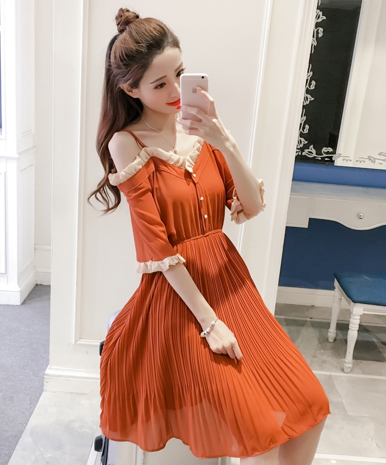 ชุดเดรสสั้นสีน้ำตาล เปิดไหล่ สายเดี่ยว สวยๆ น่ารัก สดใส ใส่ไปเที่ยวทะเล