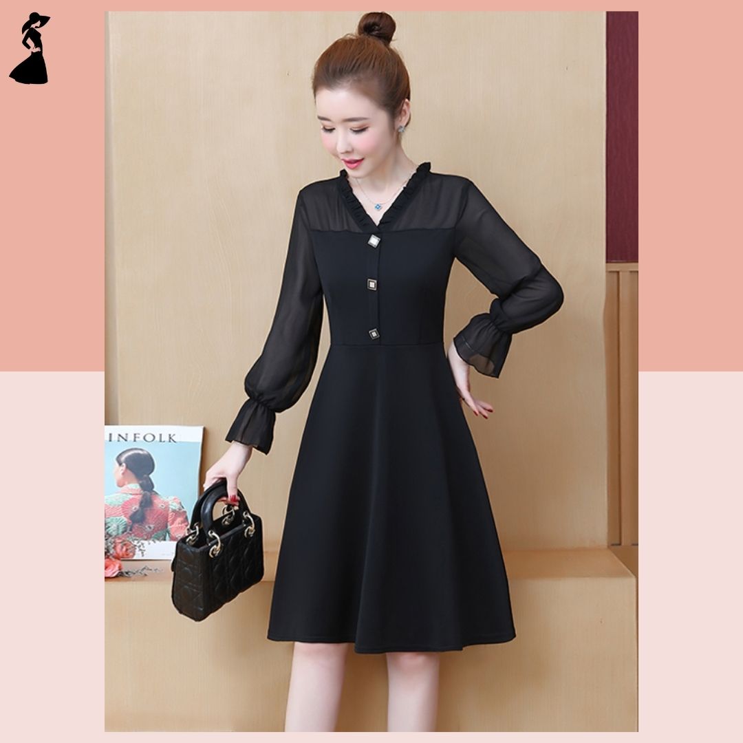 ชุดเดรสสั้นสีดำ แขนยาว กระโปรงยาวคลุมเข่า แนวเรียบร้อย สวยสุภาพ ใส่ทำงาน