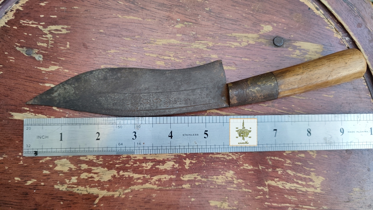 มีดเหน็บเก่า ตอกลายสวย