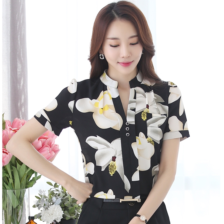 เสื้อเชิ้ตผู้หญิงสีดำ แขนสั้น ผ้าชีฟอง ลายดอกไม้ คอวี