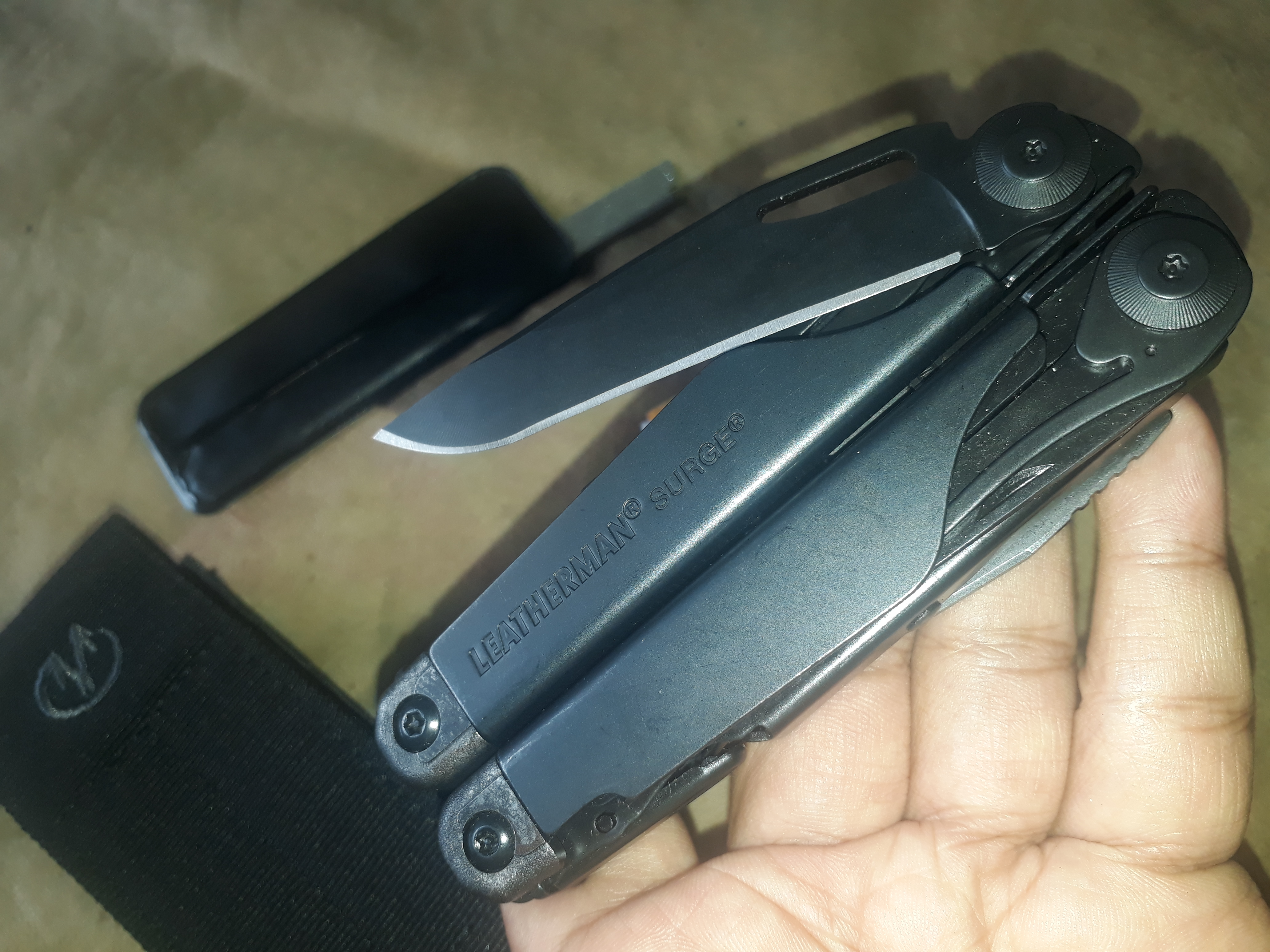 Leatherman Surge Multitool Black Oxide with Black Sheath 21 Tools