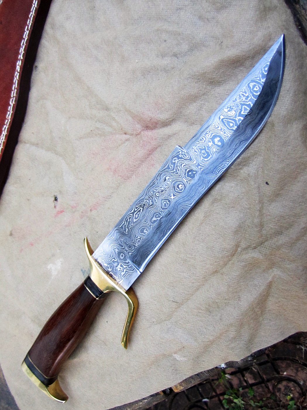 มีดเหล็กหลายDamascus steel custom handmade hunting Bowie knife 13"