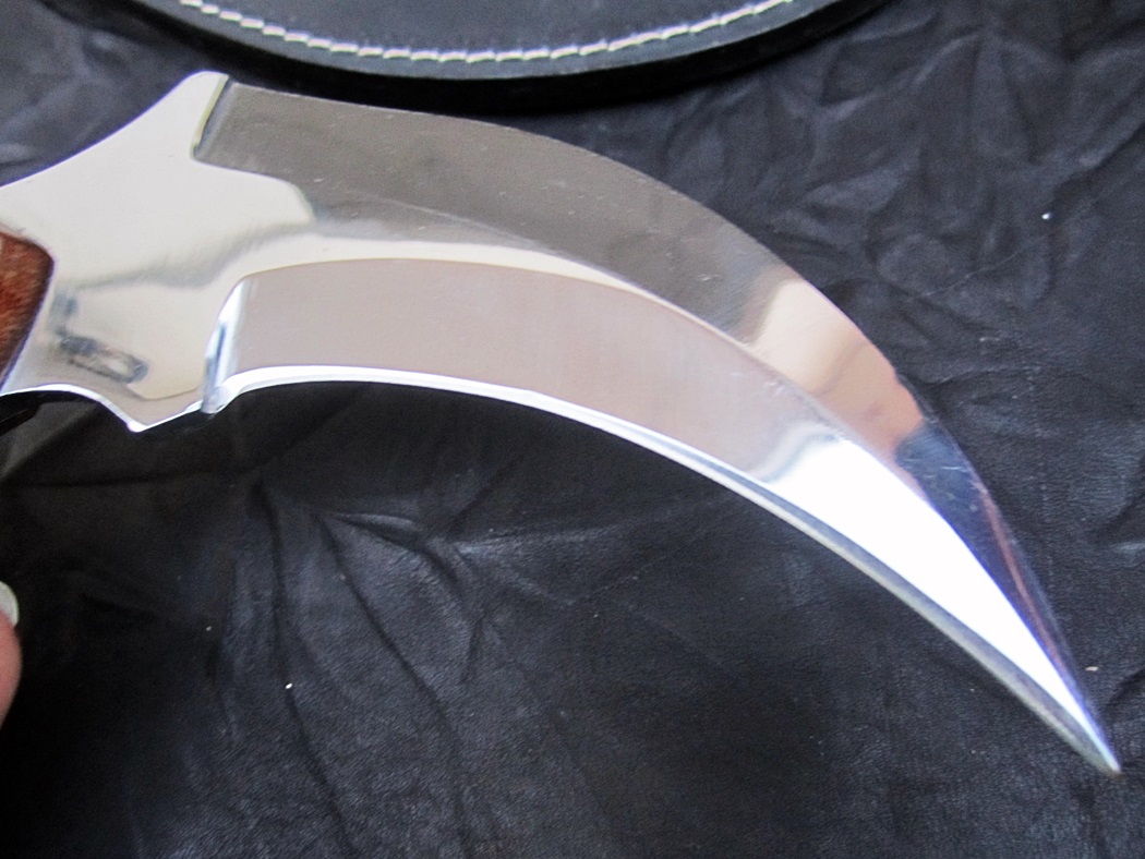 มีดคารัมบิทKARAMBIT D2 USA. 170 MICARTA HANDLE