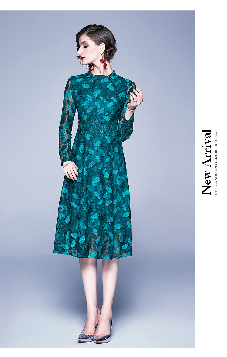 ชุดเดรสลูกไม้สีเขียว แขนยาว แนวเรียบร้อย สวยหรู ดูสุภาพ ใส่ทำงานได้