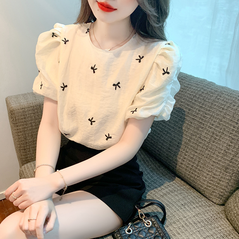เสื้อเชิ้ตทำงานที่ต้องมี