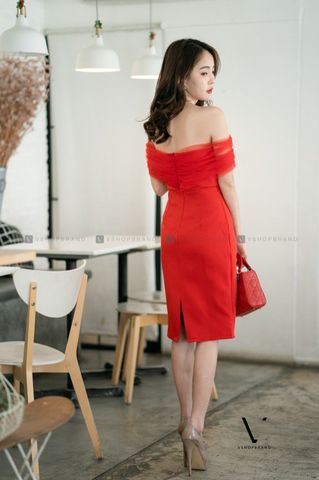 ชุดออกงาน/ชุดไปงานแต่งงานสีแดง เปิดไหล่แต่งผ้าซีทรู ทรงเข้ารูป