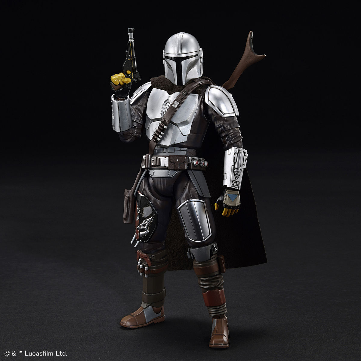 BANDAI STAR WARS 1/12 THE MANDALORIAN BESKAR ARMOR SILVER COATING สตาร์ วอร์ พลาสติก โมเดล VCA GUNDAM