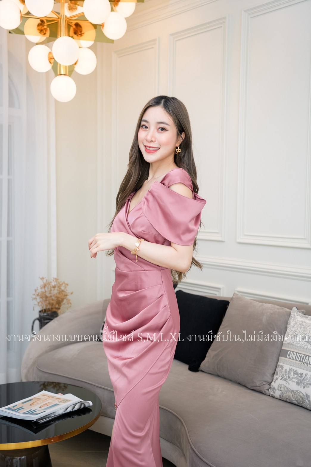 ชุดไปงานแต่งงานสีชมพู เดรสยาวปิดไหล่ แนวเรียบหรู สวยหรูดูแพง ชุดราตรี ชุดออกงาน