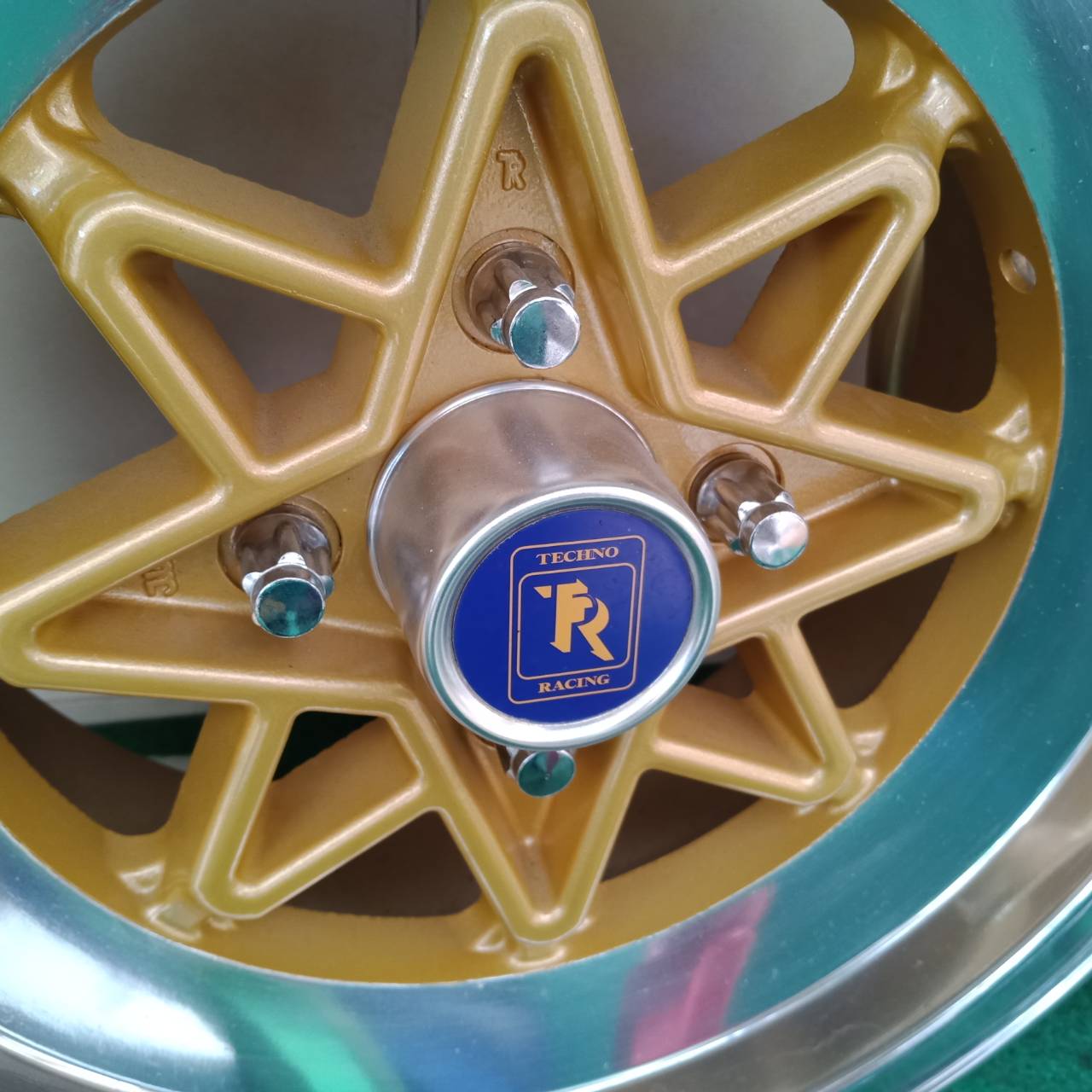 (N013) น๊อตล้อกันขโมย Lock Wheels รุ่นหัวปิด