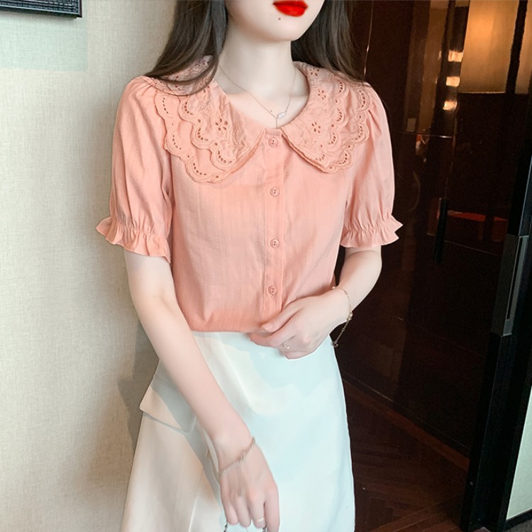 เสื้อเชิ้ตผู้หญิงสายมินิมอล