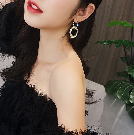 ตุ้มหู/ต่างหูเพชรสีทอง ทรงกลม เรียบหรู สวยๆ ใส่ออกงาน