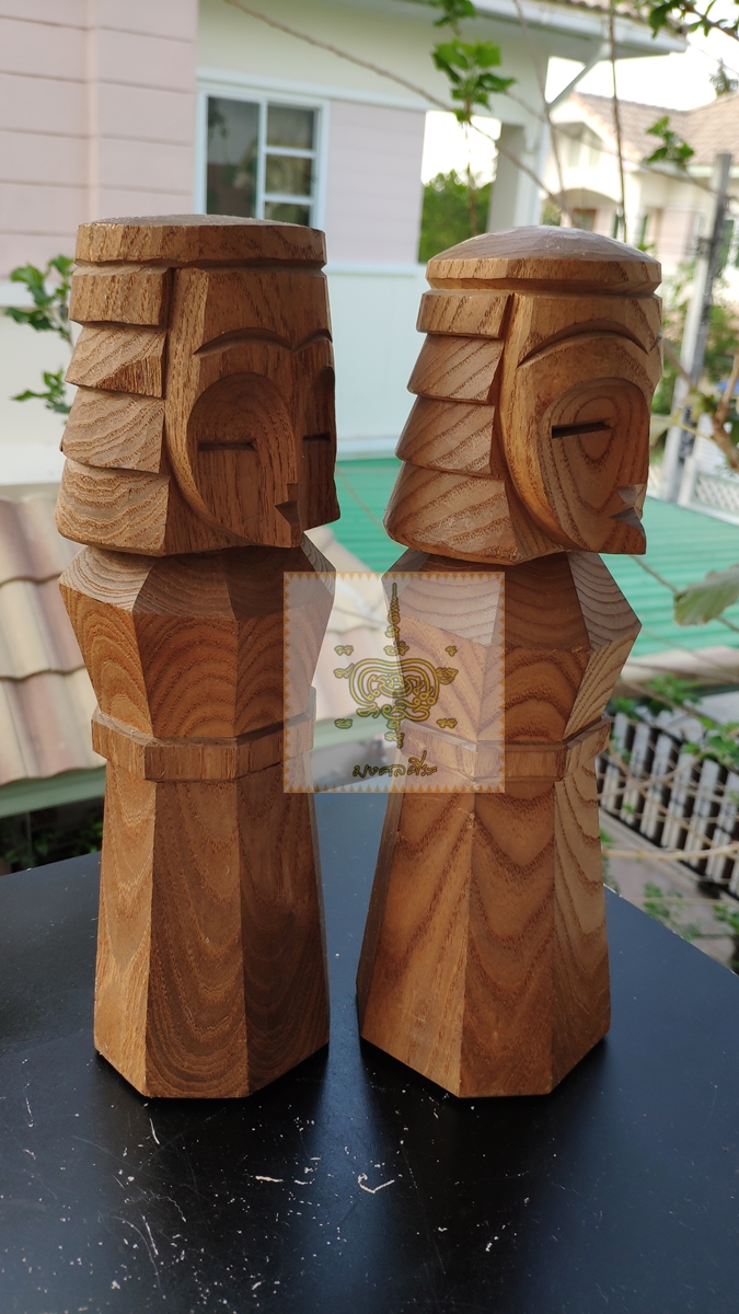 ตุ๊กตาไม้ ชาวไอนุ คู่ที่ 1