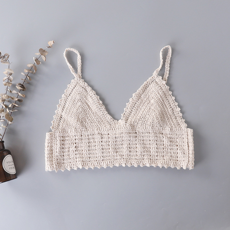 เสื้อถักใส่เที่ยวทะเลสีครีมเบจ แฟชั่นชุดไปทะเล ชุดเที่ยวทะเล ชุดใส่เดินเล่นถ่ายรูปริมชายหาดสวยๆ