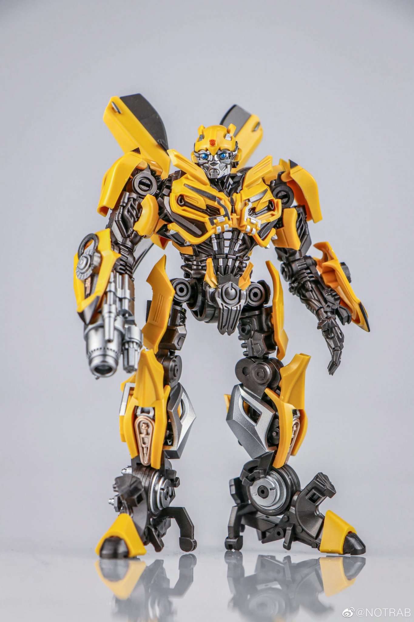 BUMBLEBEE TF-5 (TRANSFORMES THE LAST KNIGHT)