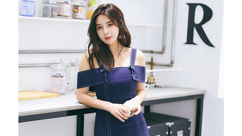 ชุดเดรสสั้นสีน้ำเงิน เปิดไหล่ เข้ารูป สวยเก๋ น่ารัก แฟชั่นเกาหลีสไตล์วินเทจ