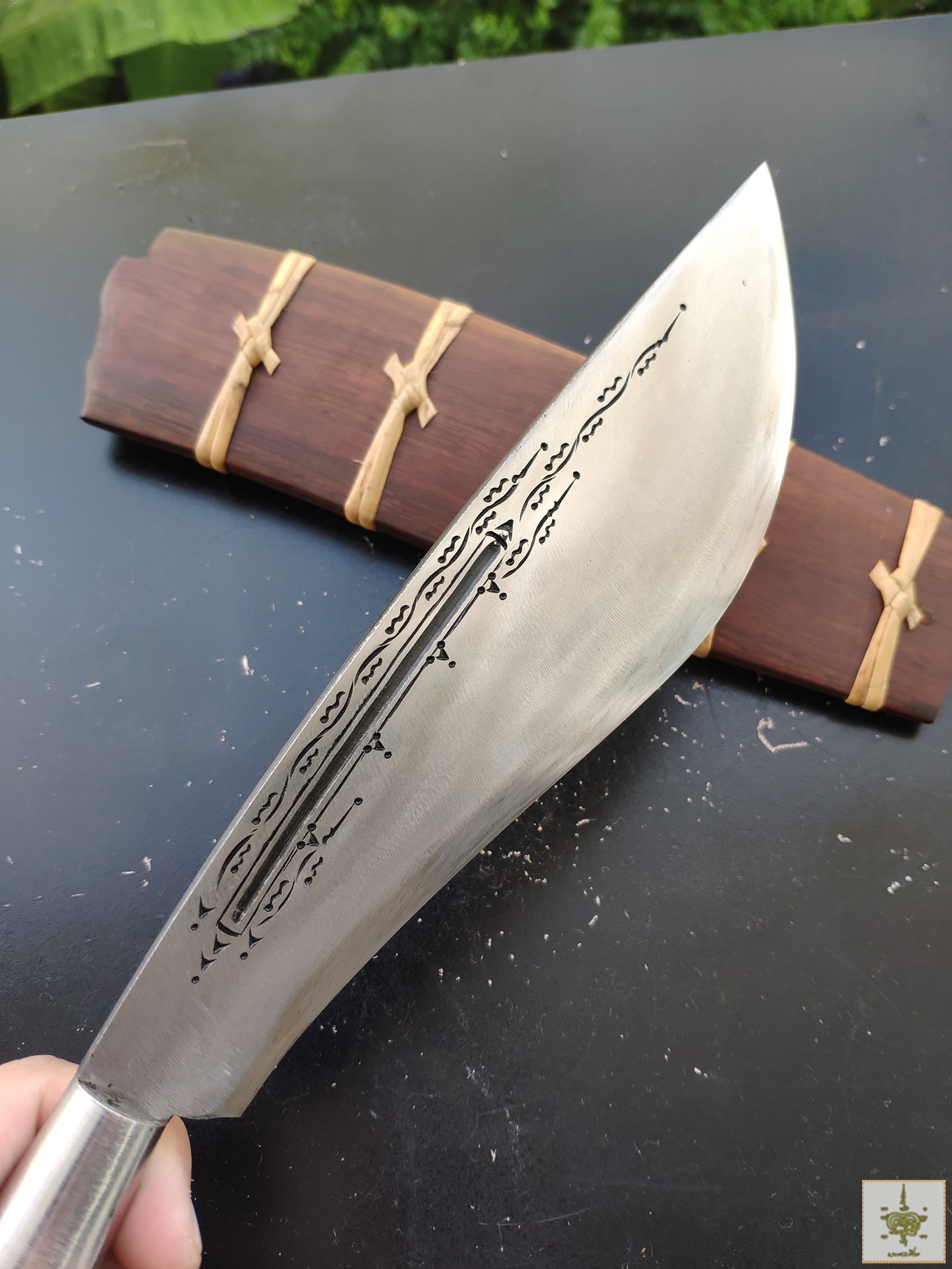 มีดเหน็บ หุบกระทิง