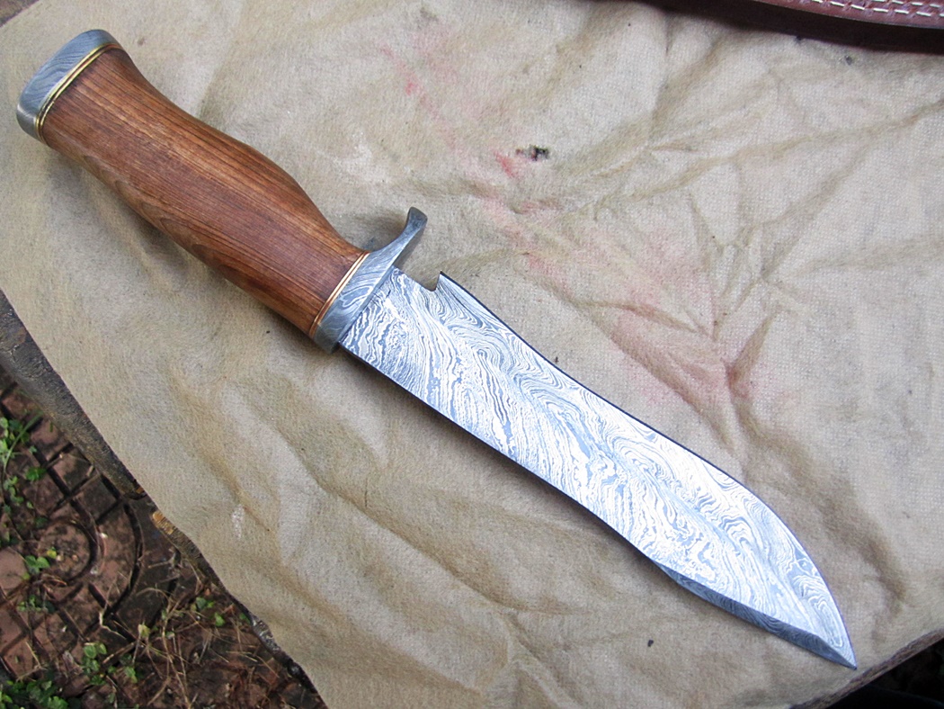 เหล็กลายของแท้Damascus steel custom handmade hunting bowie knife 13"