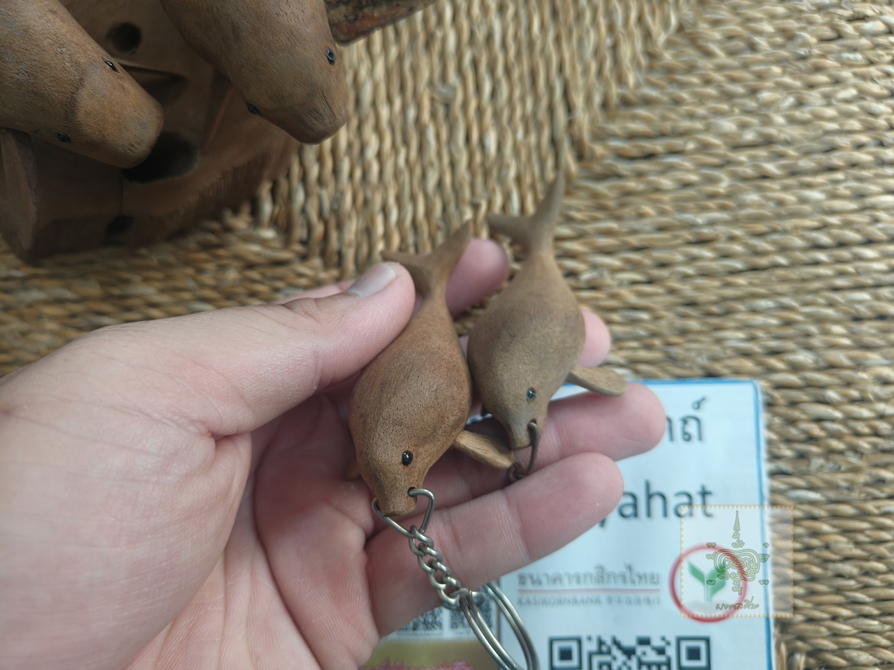 พยูน แกะสลักจากไม้เทพทาโร