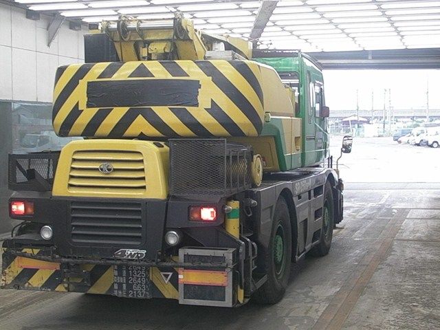 Crane Kato KR-25H-V3