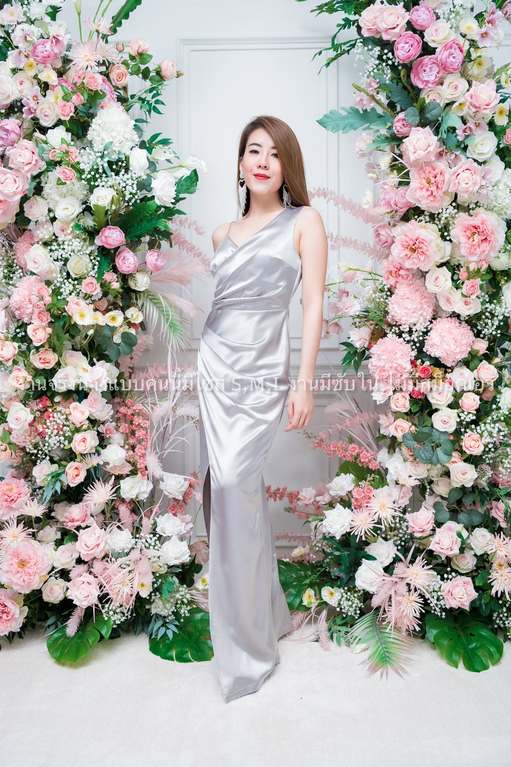 ชุดไปงานแต่งงานสีเทา สายเดี่ยว เอวจีบข้าง แนวเรียบหรู สวยดูดีมากๆ ใส่ไปงานแต่งงาน ออกงานราตรี