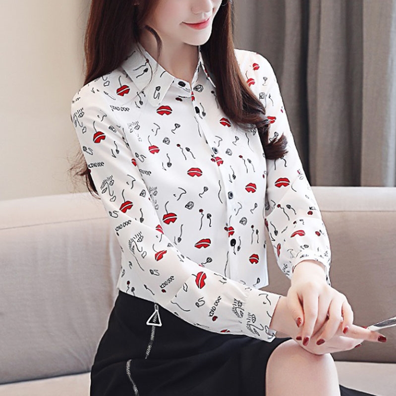เสื้อเชิ้ตผู้หญิงสีขาวลายปากสีแดง คอปก กระดุมหน้า แขนยาว
