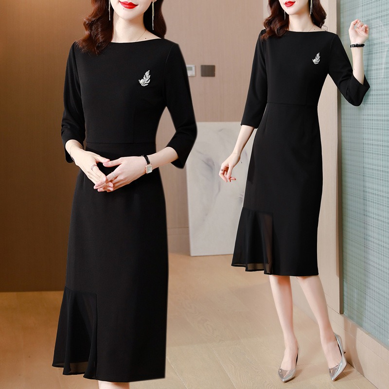 ชุดเดรสสีดำ เดรสทรงสอบ แขนสามส่วน แนวเรียบหรู ดูดี สวยสุภาพ ดูเรียบร้อย