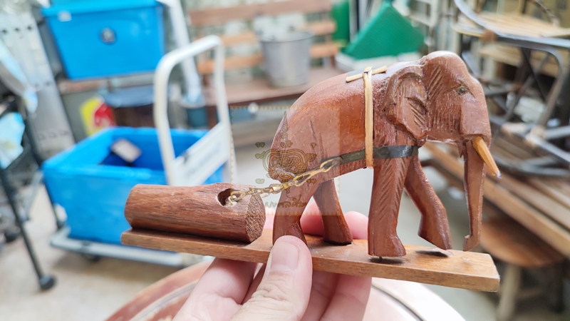 ช้างลากซุง ไม้แกะสลัก
