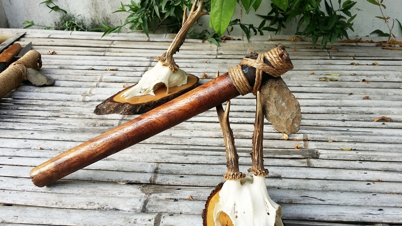 ขวานหินโบราณ 2